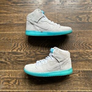 SOLD - Nike Dunk High SB “Chairman Bao” US M 9